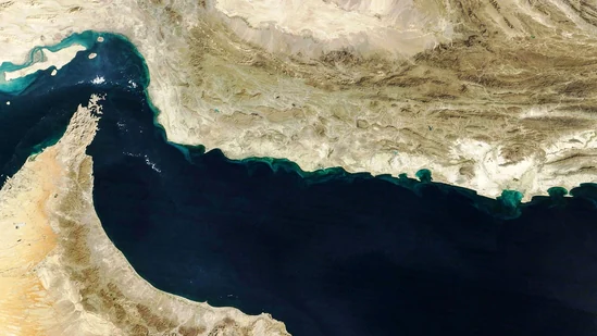 Oil Prices Drop as Iran Hits US Base in Qatar, Avoids Blocking Strait of Hormuz