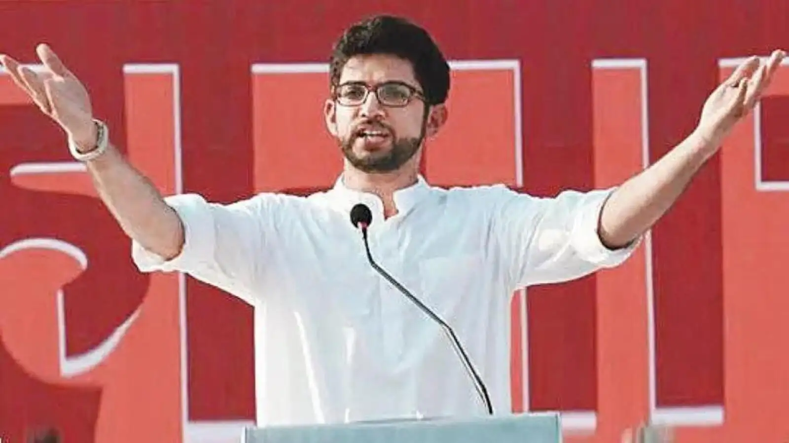 Aaditya Thackeray Opposes Dharavi Masterplan Over Eligibility